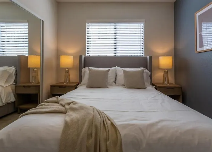 Landing Modern With Amazing Amenities *