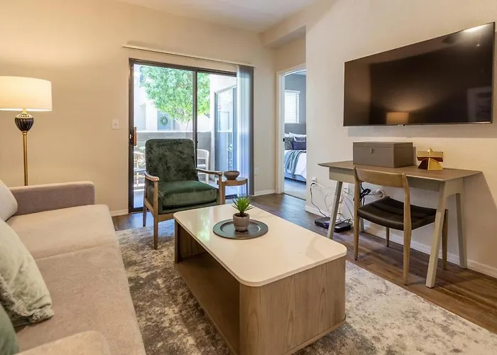 Landing Modern With Amazing Amenities Apartment